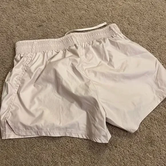 Nike xs pink shorts - Picture 4 of 5